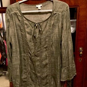 Women’s pull over blouse, khaki